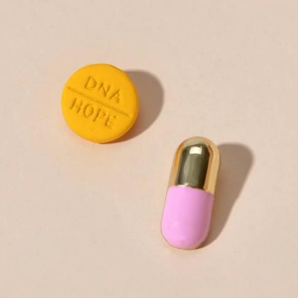 “You’re a Pill” DNA Hope Tablet Capsule Doctor Medicine Pharmacy Mismatched Stud - Picture 2 of 12